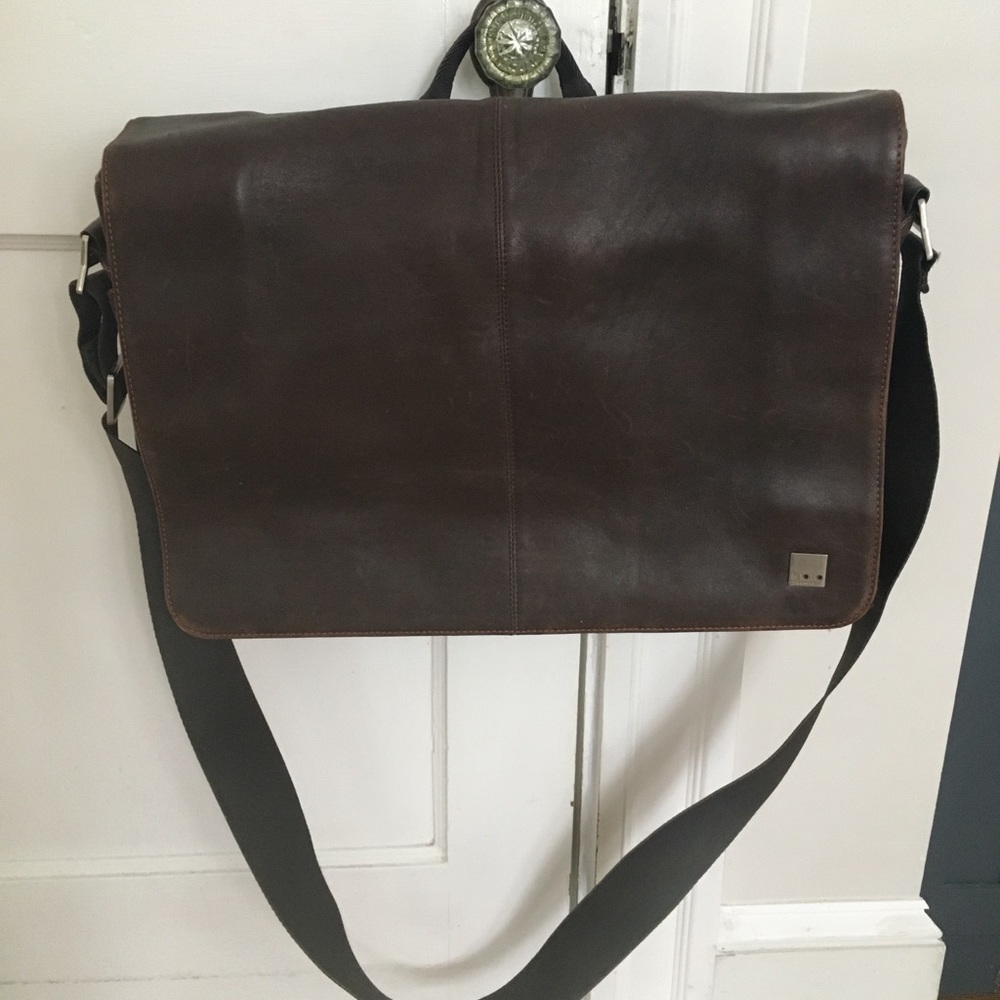 Leather Knomo messenger bag